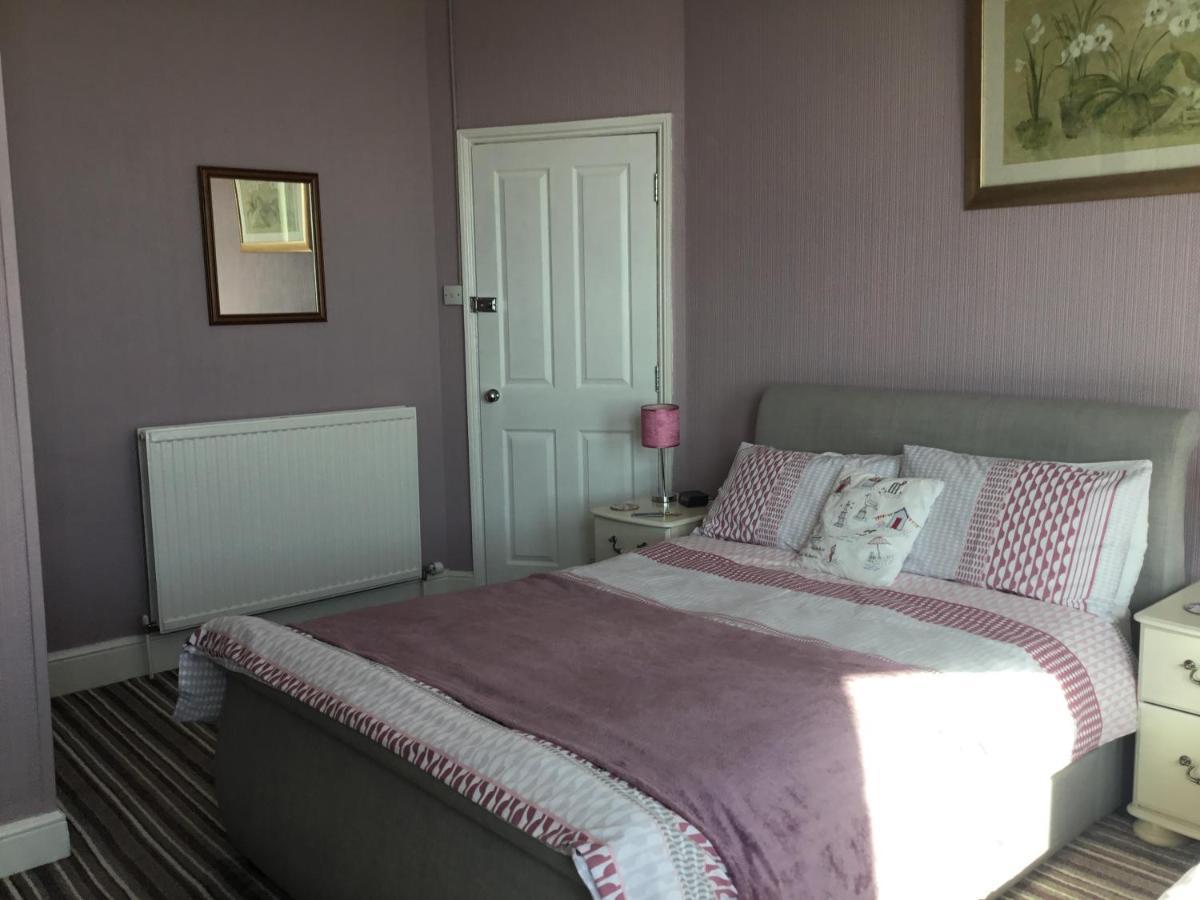 The Coventry Guest House 로웨스터프 외부 사진