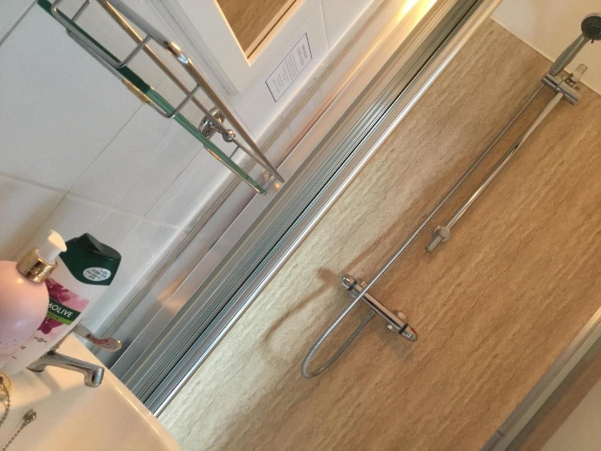 The Coventry Guest House 로웨스터프 외부 사진